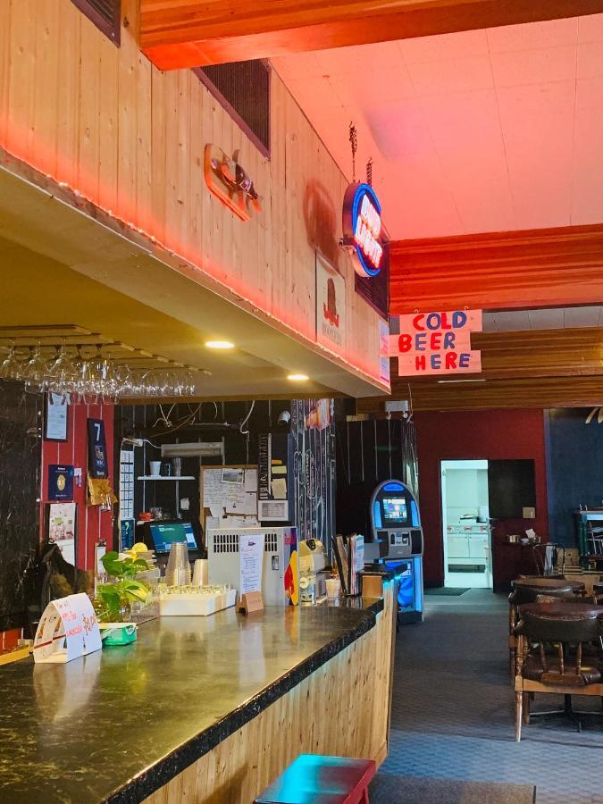 Manitou Motor Inn Eksteriør bilde