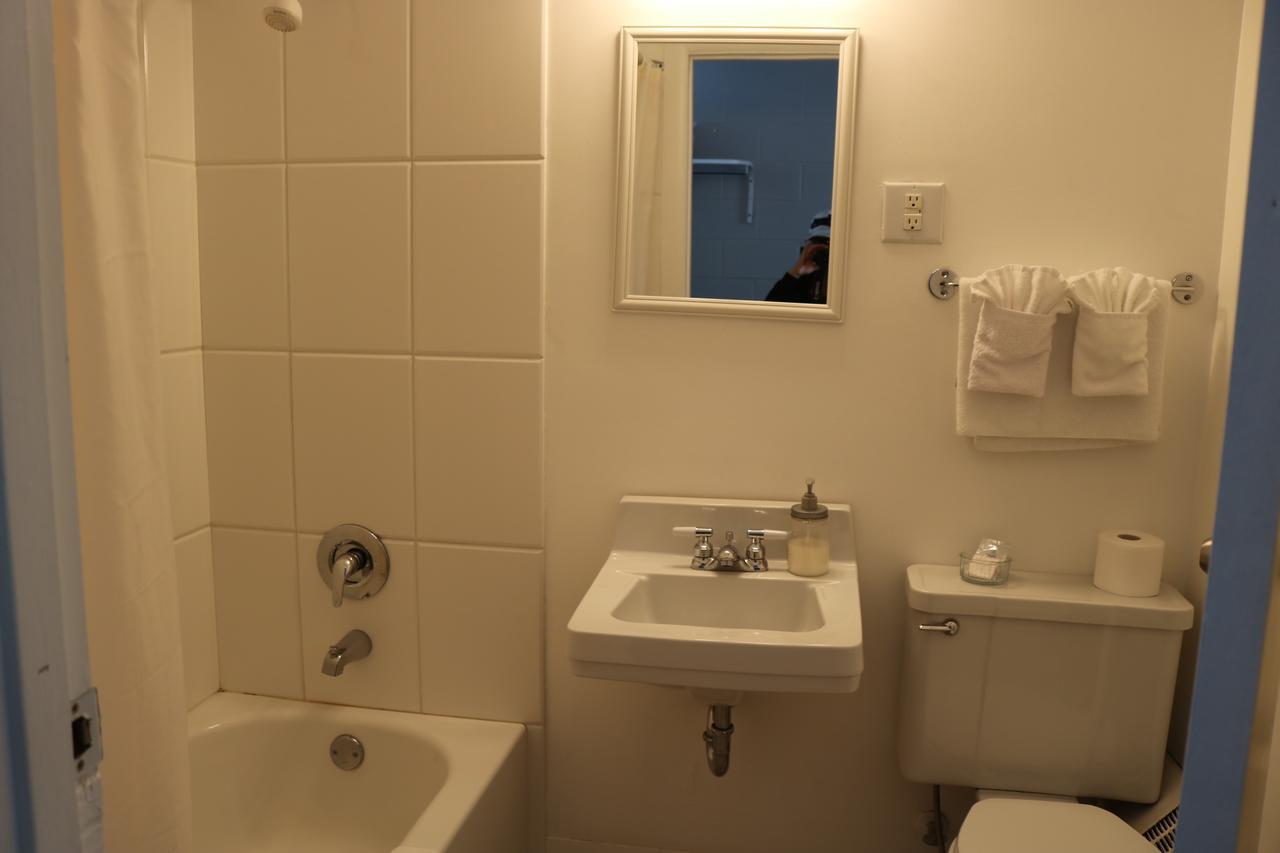 Manitou Motor Inn Eksteriør bilde