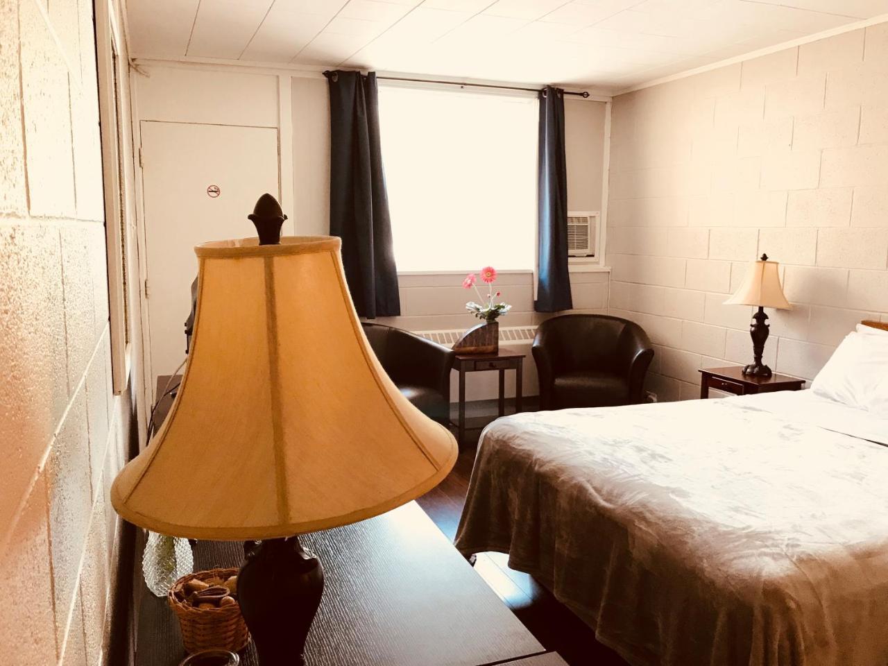 Manitou Motor Inn Eksteriør bilde