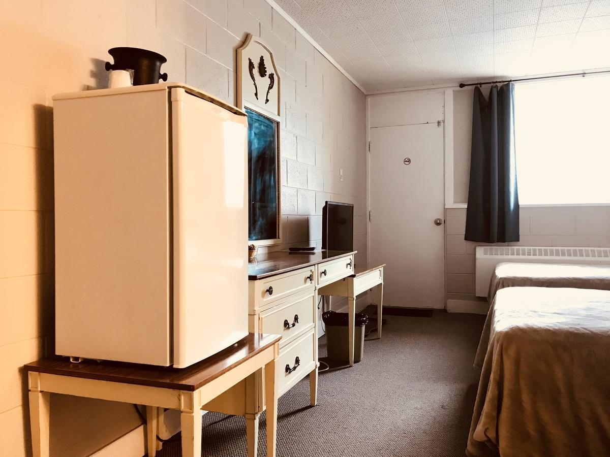 Manitou Motor Inn Eksteriør bilde